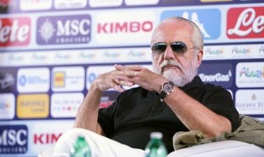 La CAF condamne les propos inacceptables du président du Napoli FC sur les joueurs africains 