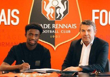 Jonathan Do Marcolino signe son premier contrat professionnel avec le Stade Rennais