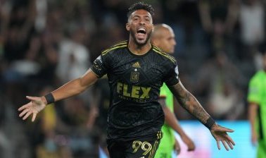 Le mexicain Club América fait les yeux doux à l’international gabonais Denis Bouanga