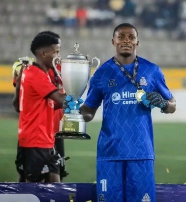 Ouganda&nbsp;: Loyce Mbaba soulève déjà son premier trophée avec Vipers SC